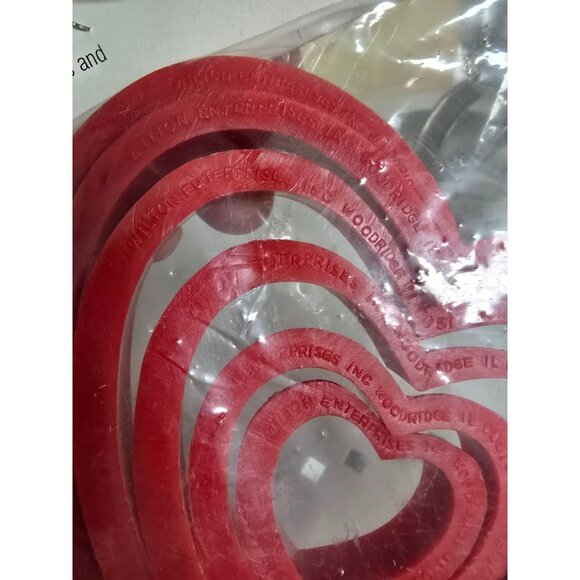 Wilton Set Of 4 Red Plastic Nested Heart Cookie Cutters For Baking & Cake Decora - Picture 5 of 5
